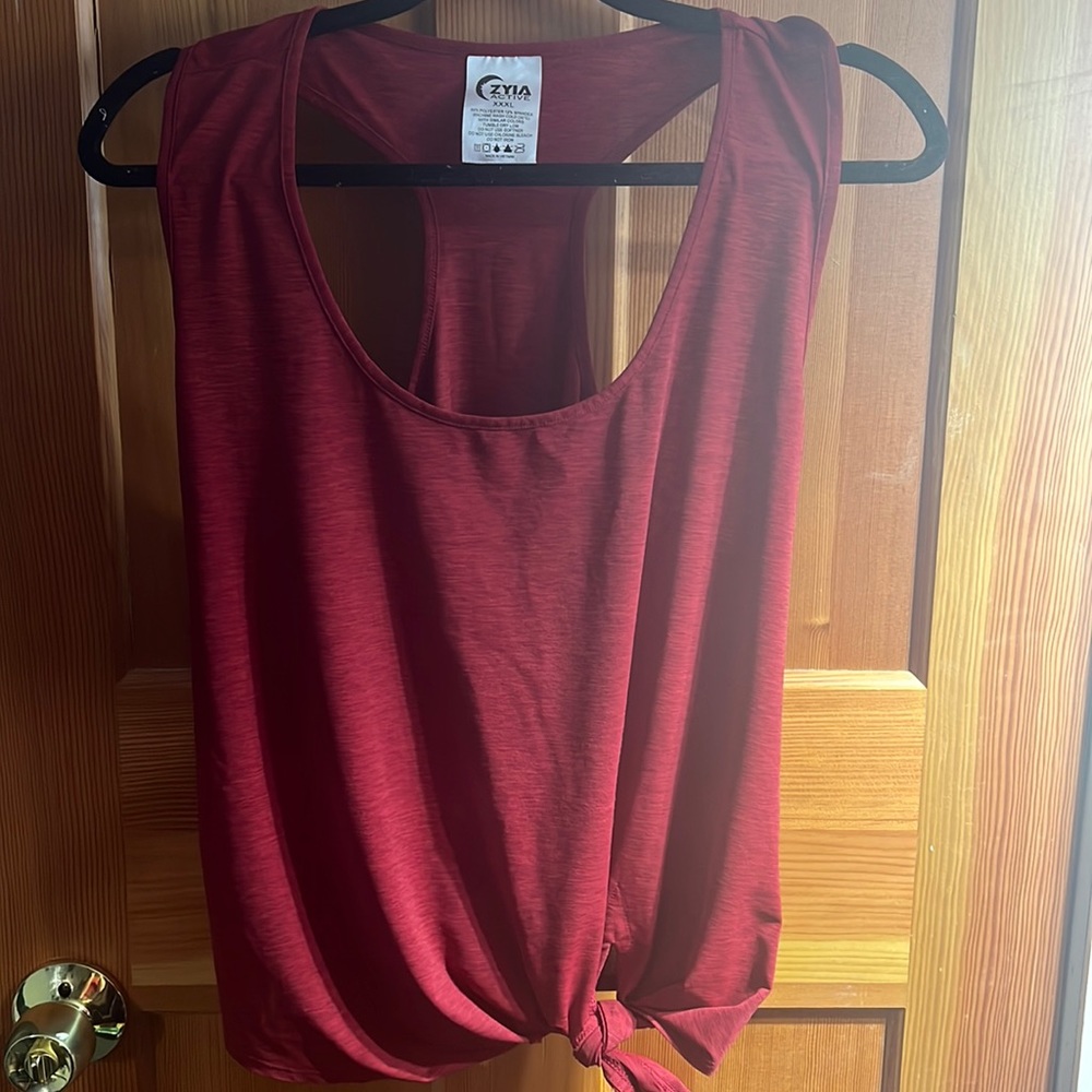 Zyia tank deep red color